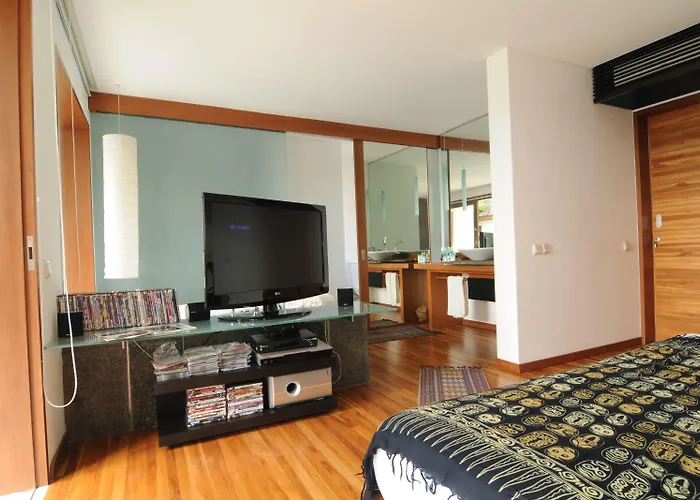Rio - Contemporary 2br In Downtown Villa Seminyak (Bali)